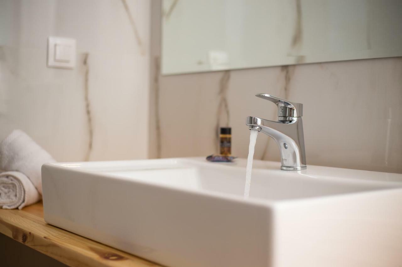 פליראקי Avi Suites 2 מראה חיצוני תמונה